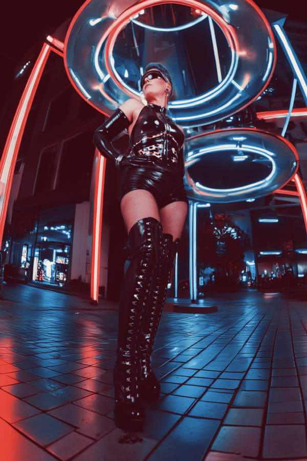 Domina cyberpunk latex 02 2024