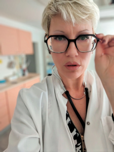 Schwester sonja brille 2025